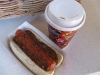 ekeligen Kaffee und nen Chil Hot Dog - 12 Dollar...